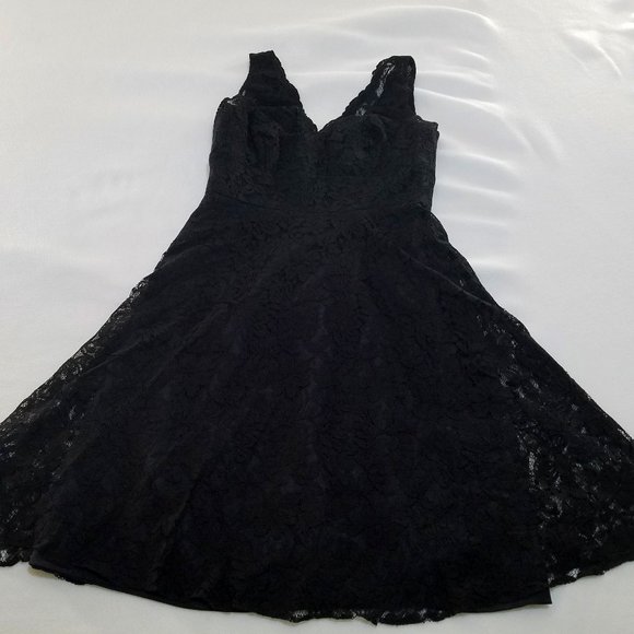 B2 Jasmine Bridesmaid B163065 All Over Lace Dress - Picture 4 of 16